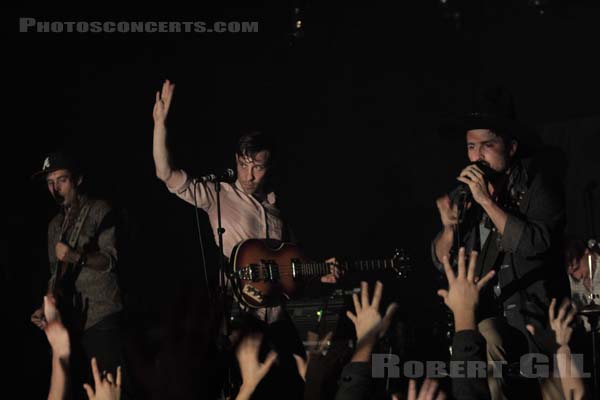 BLACK LIPS - 2009-11-06 - PARIS - La Cigale - Cole Alexander - Jared Swilley - Joe Bradley - Ian Brown